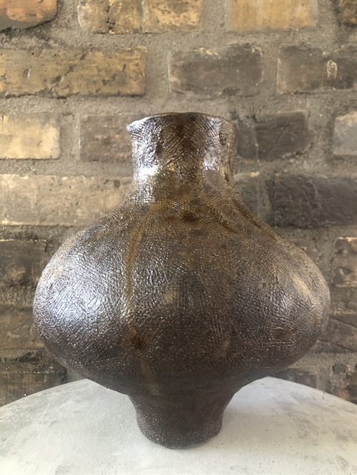 Keramik vase af Pernille Calundan - er p.t. udstillet hos Dansk Design Atelier i Aarhus